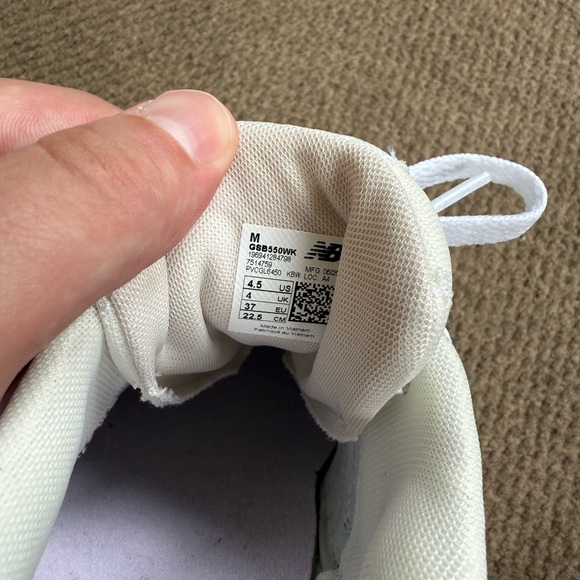 New Balance 550 Low Athletic Sneakers White Thistle Violet Youth Size 4.5 - Picture 9 of 9